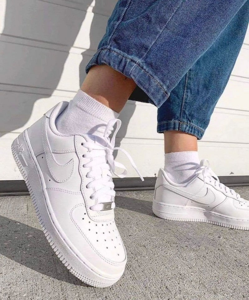 .Nikee Airforce 1 white pure leather for men