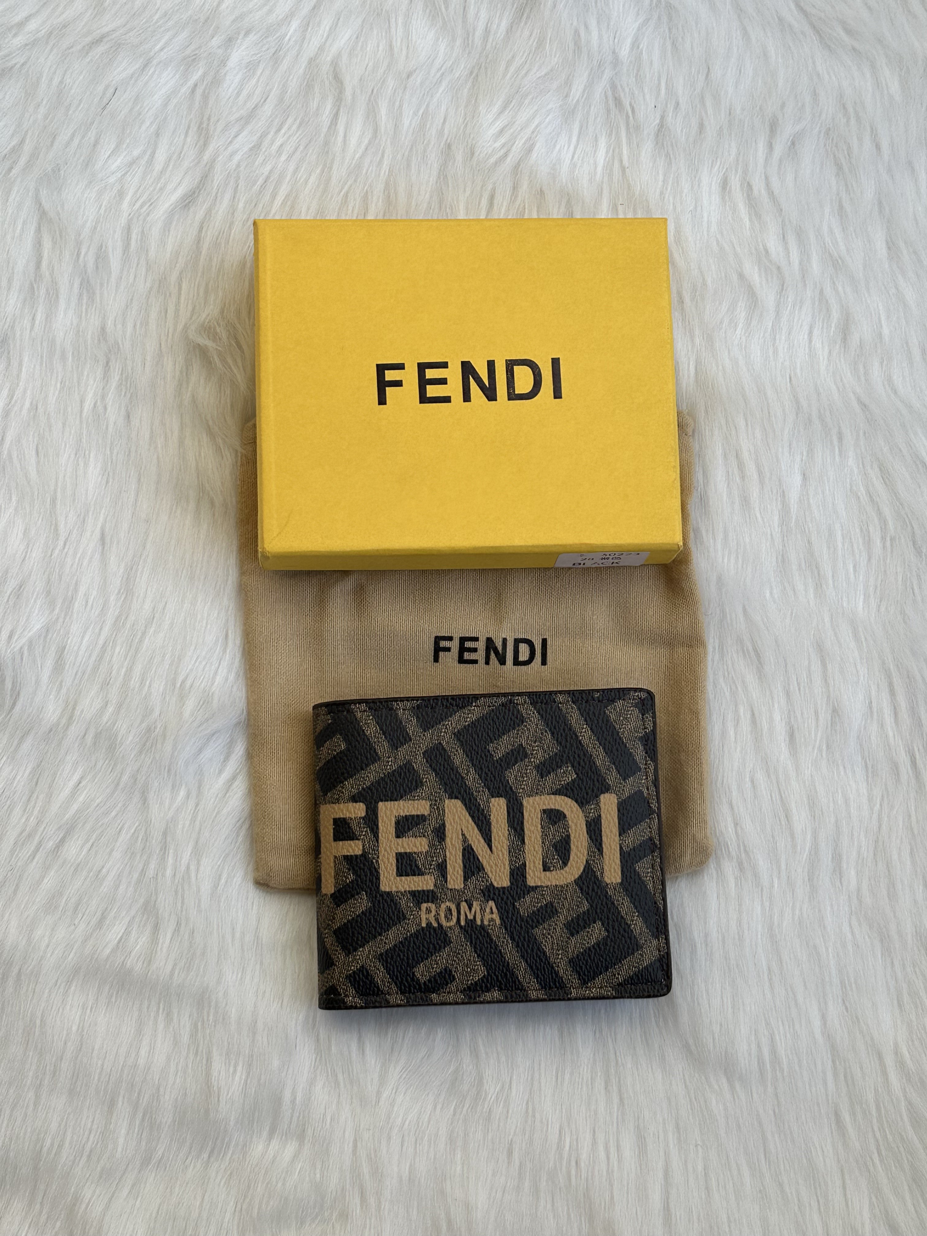 Fendi 49 Men Wallet With Original Box Dustcover