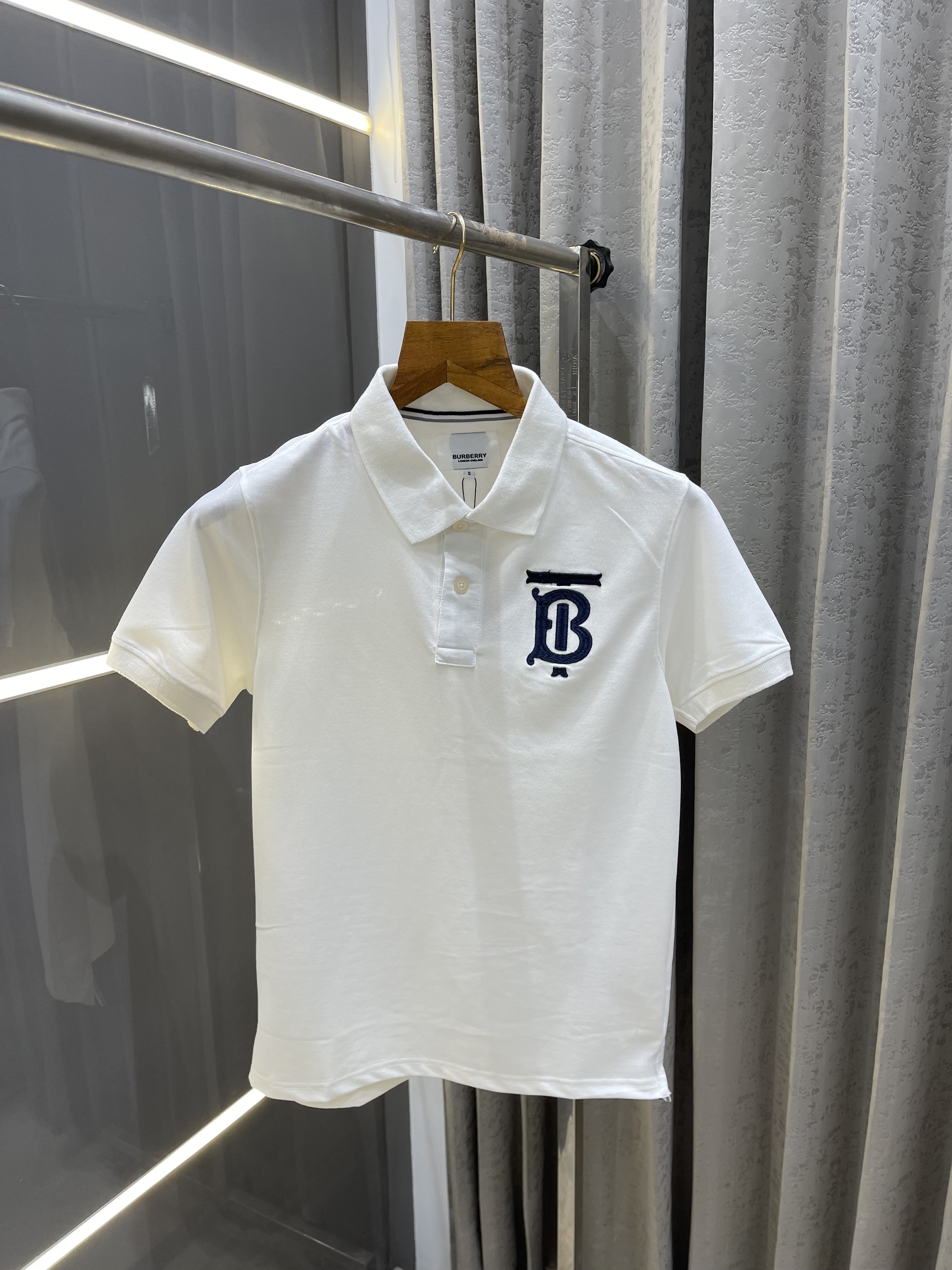 BURBERR.Y WHITE PRINTED PREMIUM PILO T-SHIRT