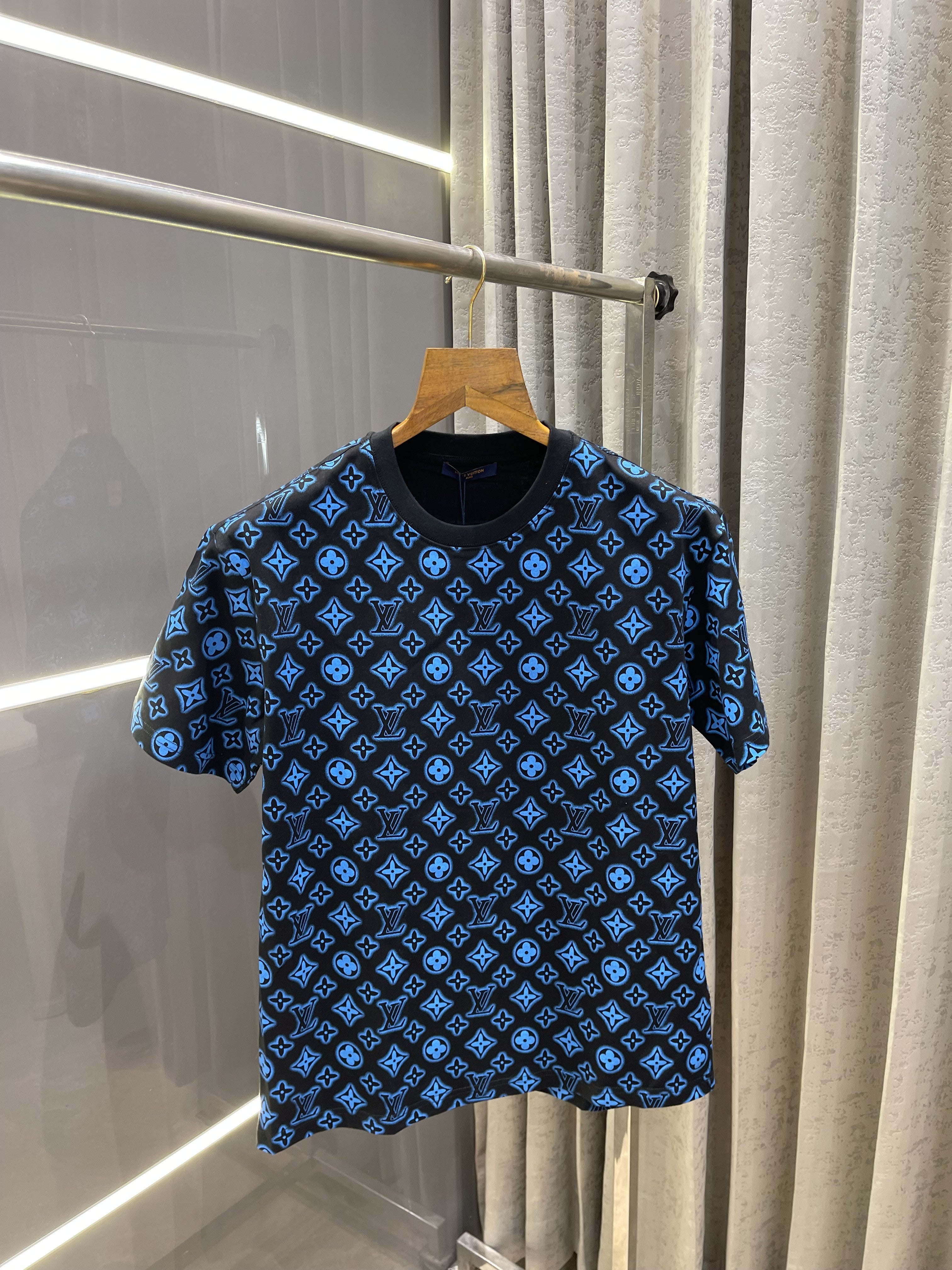 LOUIS VUITTO.N BLUE MONOGRAM PRINT PREMIUM OVERSIZED T-SHIRT