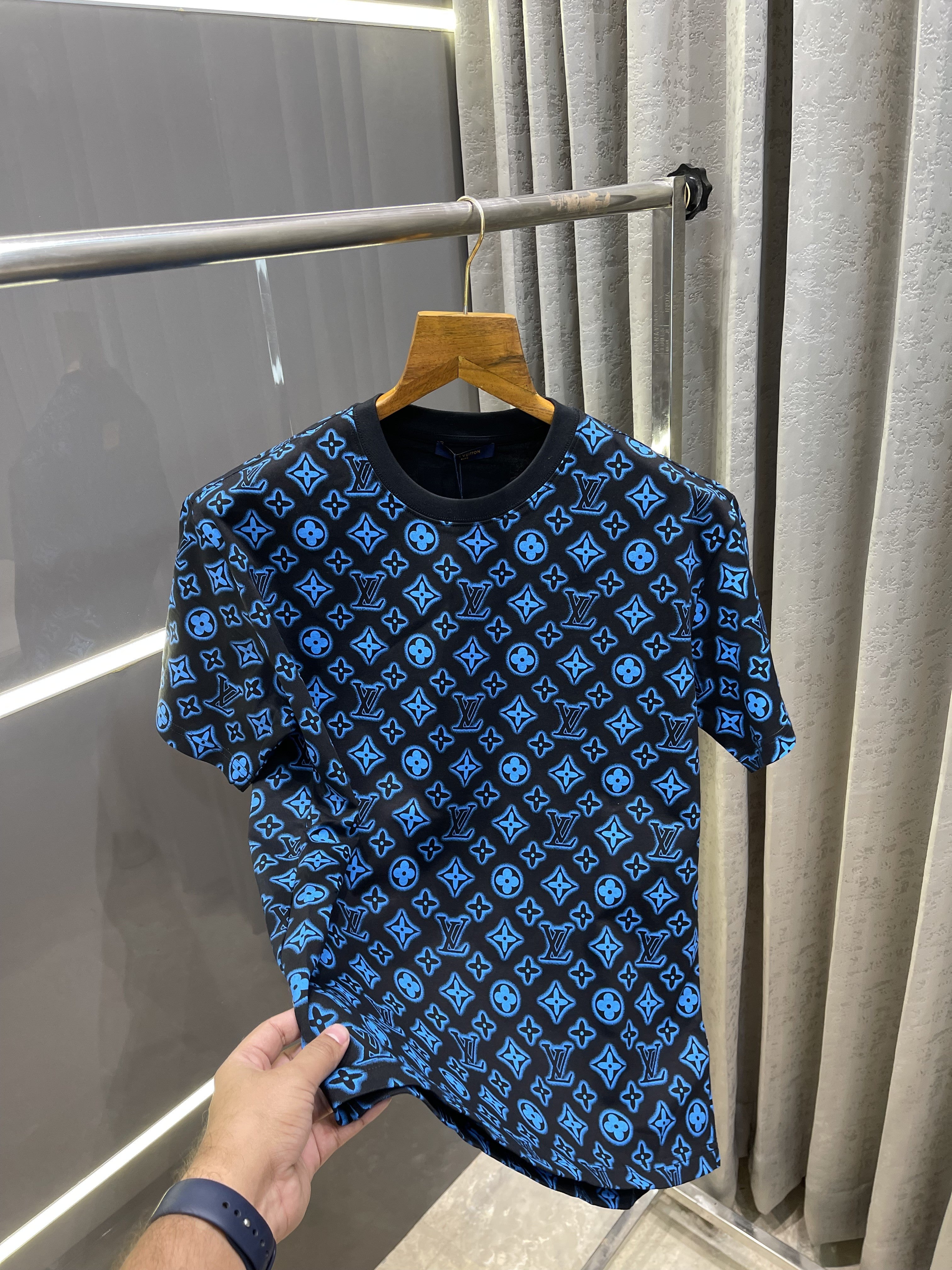LOUIS VUITTO.N BLUE MONOGRAM PRINT PREMIUM OVERSIZED T-SHIRT