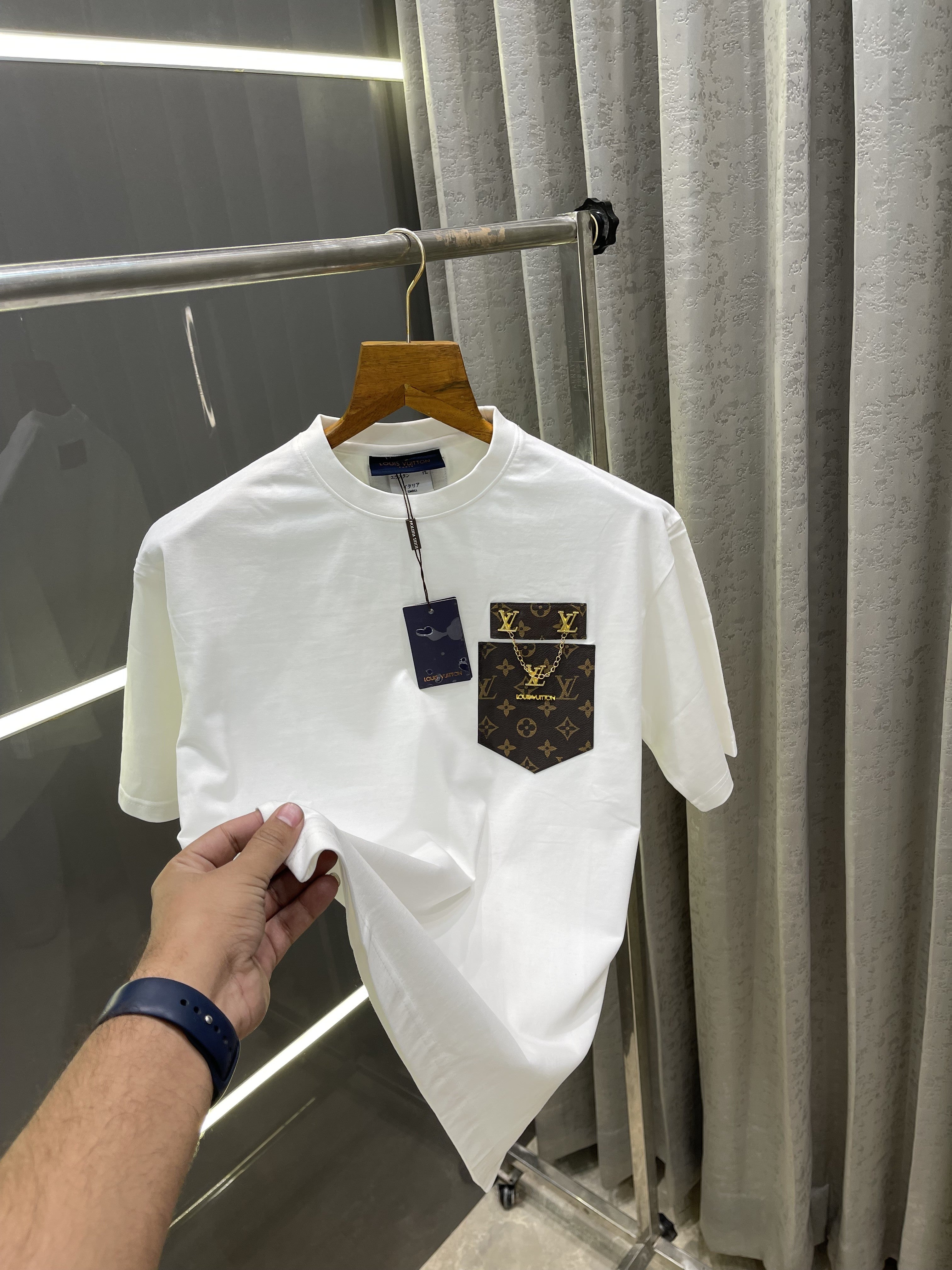 LOUIS VUITTO.N WHITE PRINTED PREMIUM OVERSIZE T-SHIRT