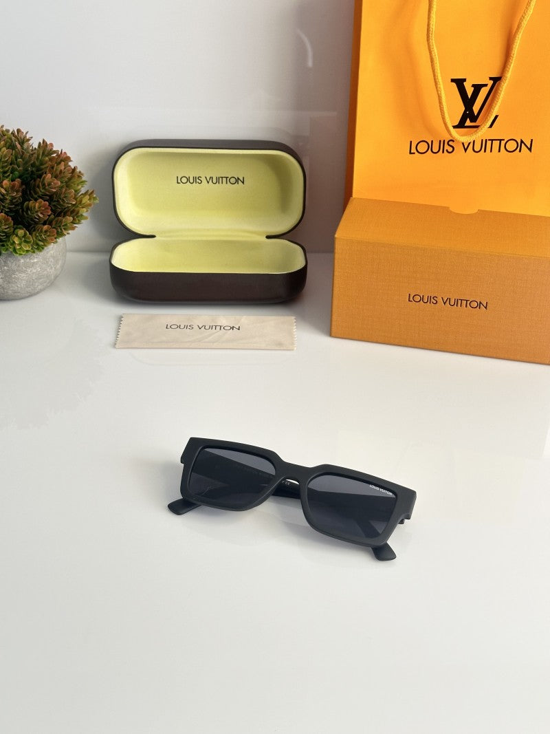 Louis Vuitton 88082 Black