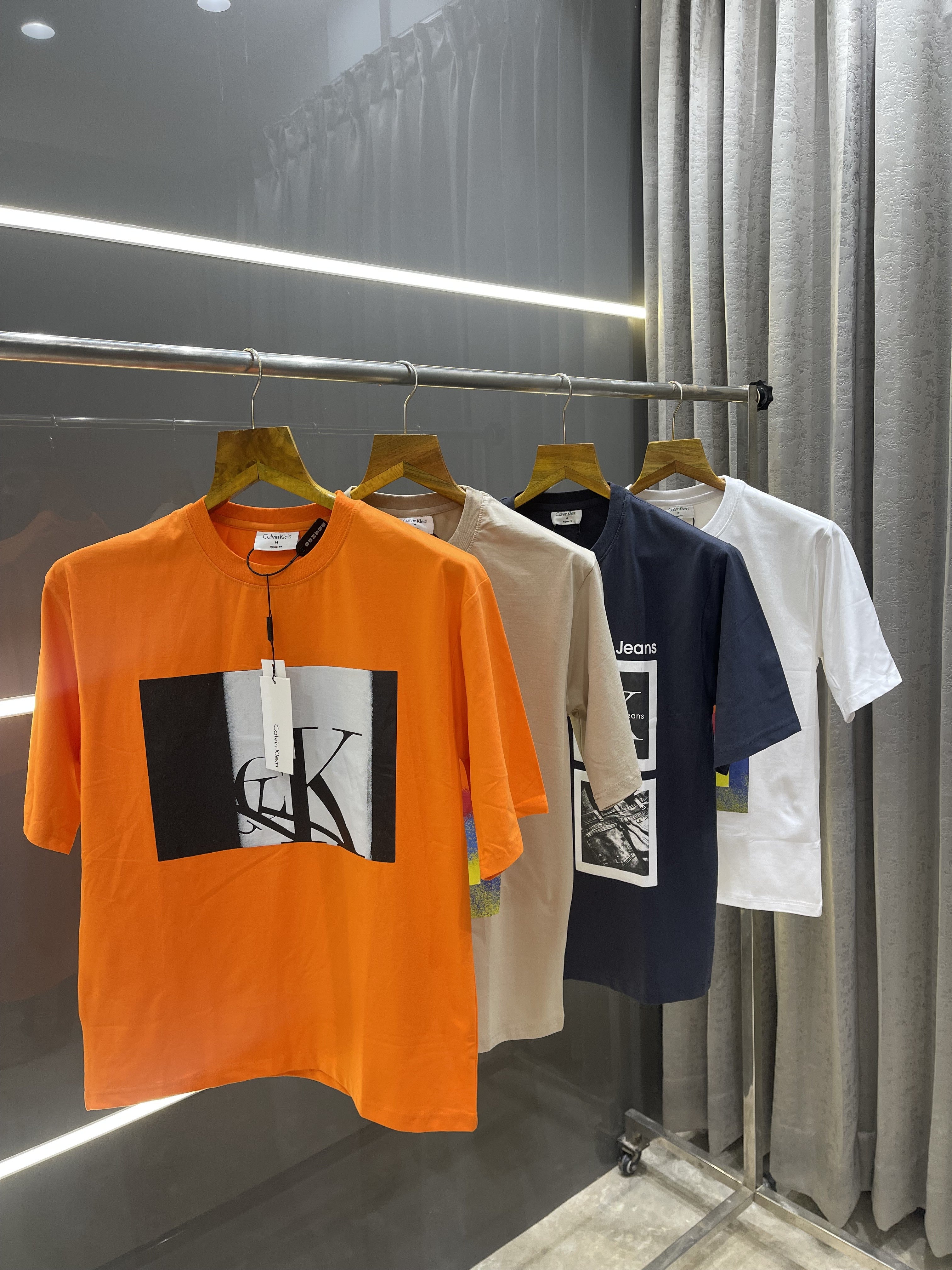 Big sale CALVIN KLEI.N BEIGE PRINTED PREMIUM OVERSIZED T-SHIRT