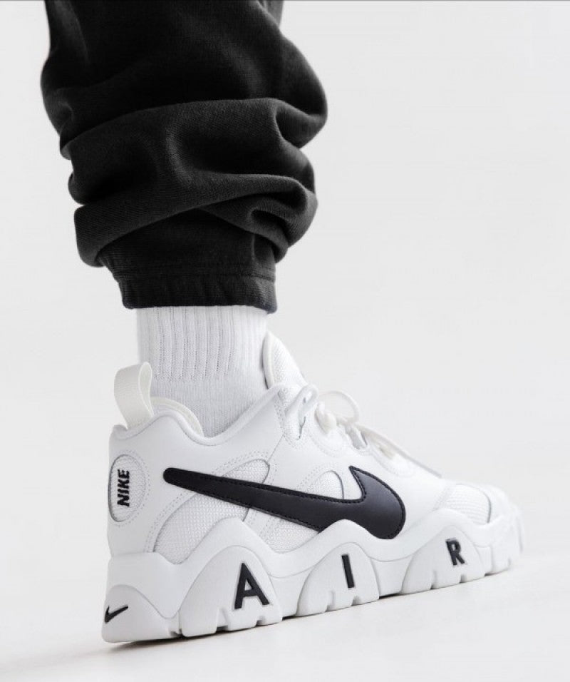 Nikee Air barrage low white black