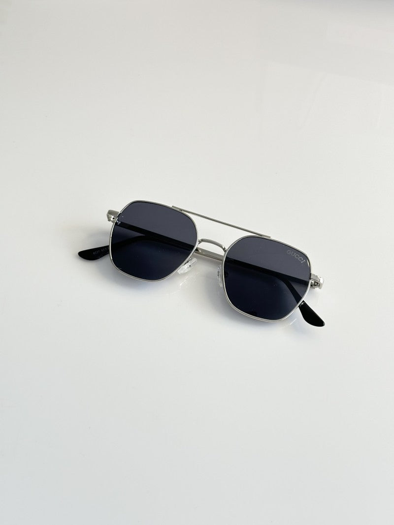 Gucci 8220 Silver Black
