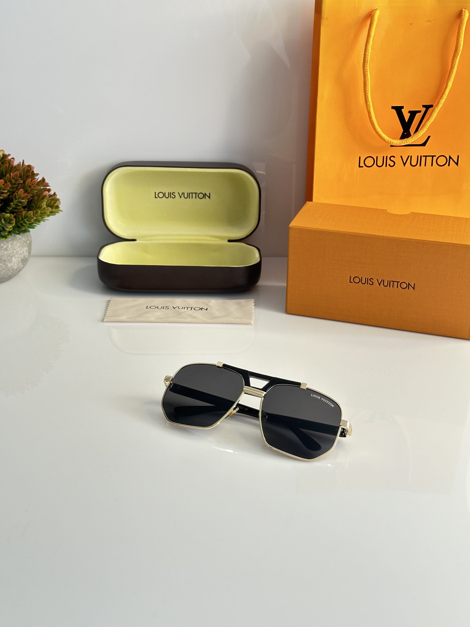 Louis Vuitton 6010 Gold Black