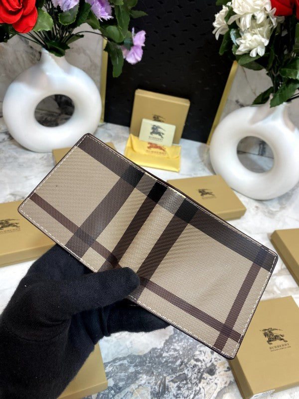 BURBERR Y WALLET V458