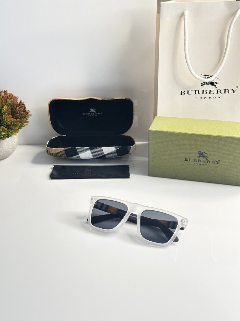 Burberry 4382 Ice Black