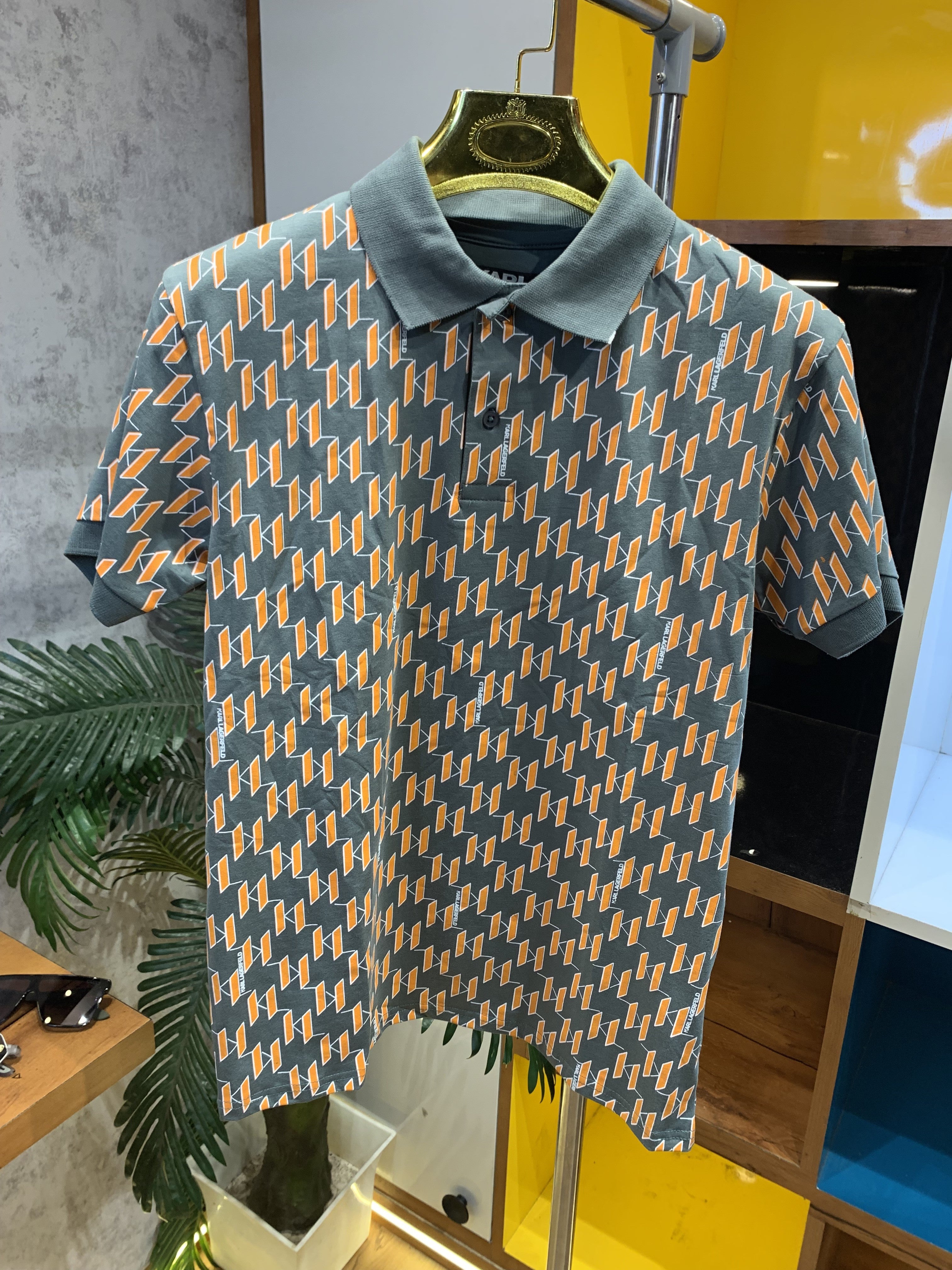 KARL LAGERFELD POLO NECK CC 216