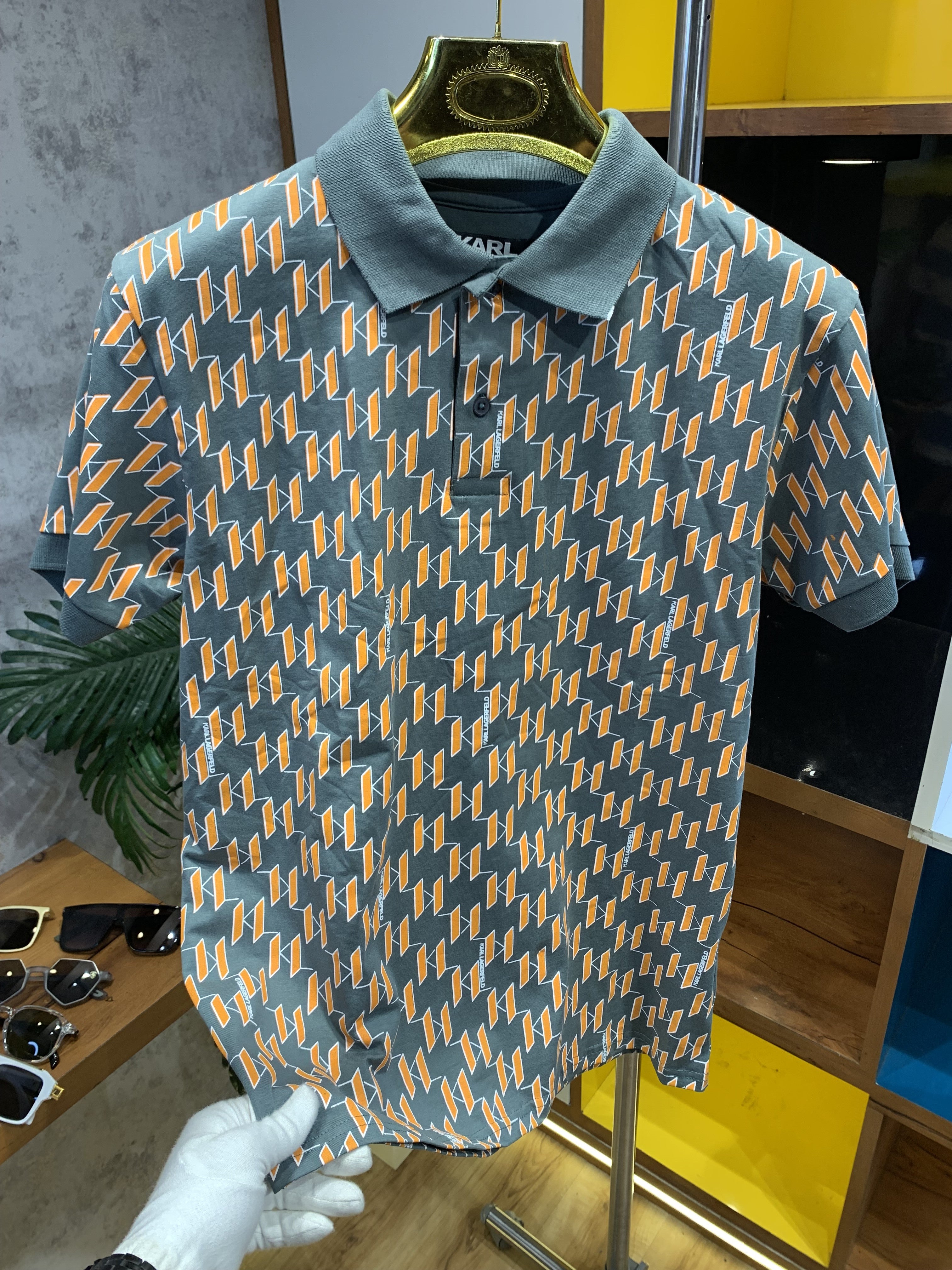 KARL LAGERFELD POLO NECK CC 216