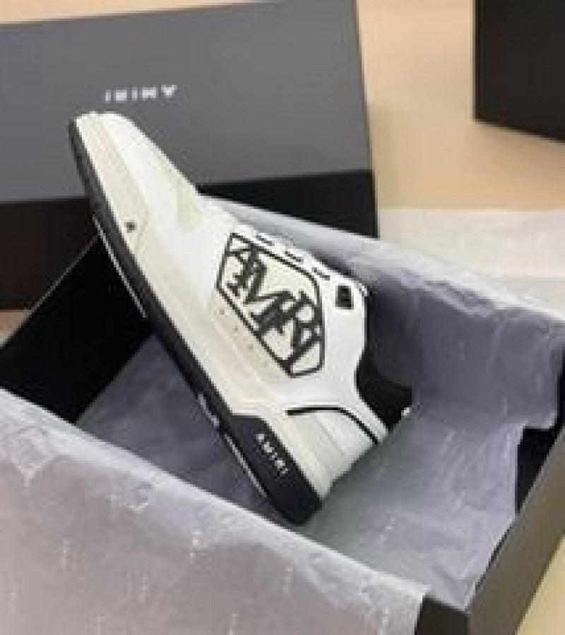 I classic low top sneakers white black