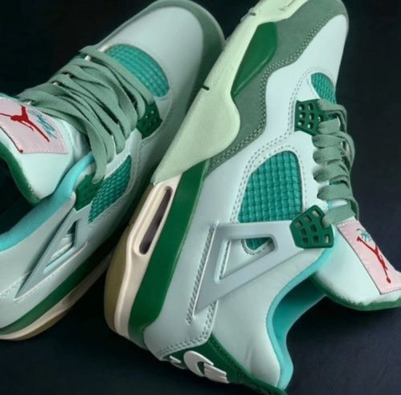 Nikee Air Jordan 4 First Class fix