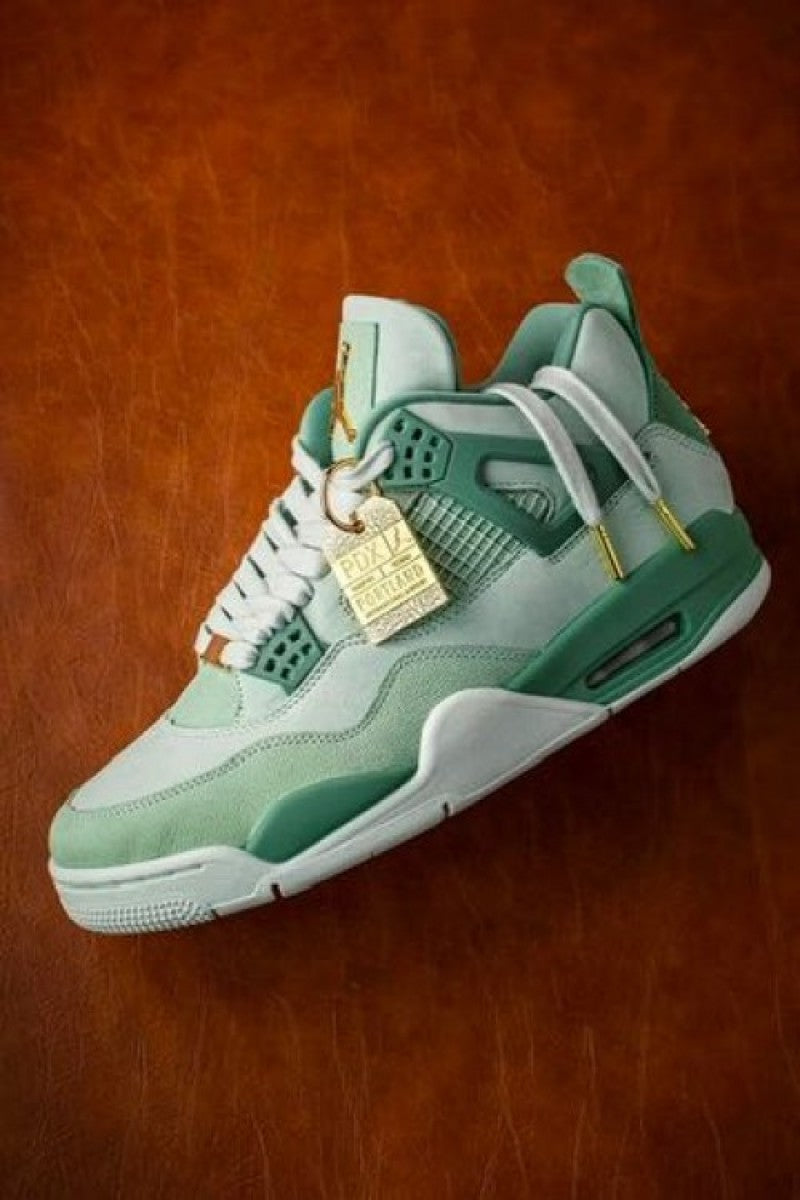 Nikee Air Jordan 4 First Class fix