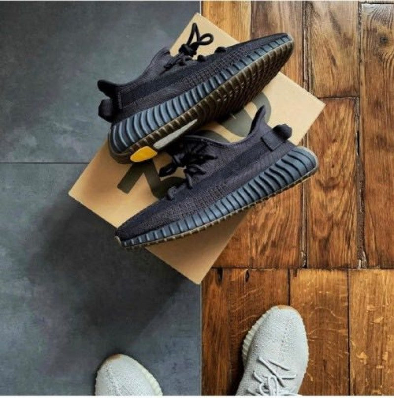 Adida s yeezy V2 Cinder UA with bill bag og kit SOCKS