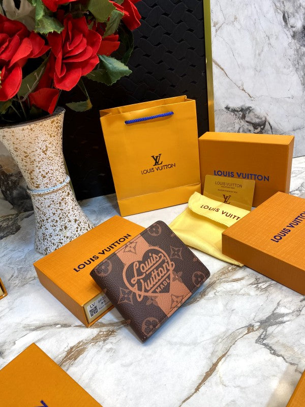 LOUIS VUITTON WALLET V521