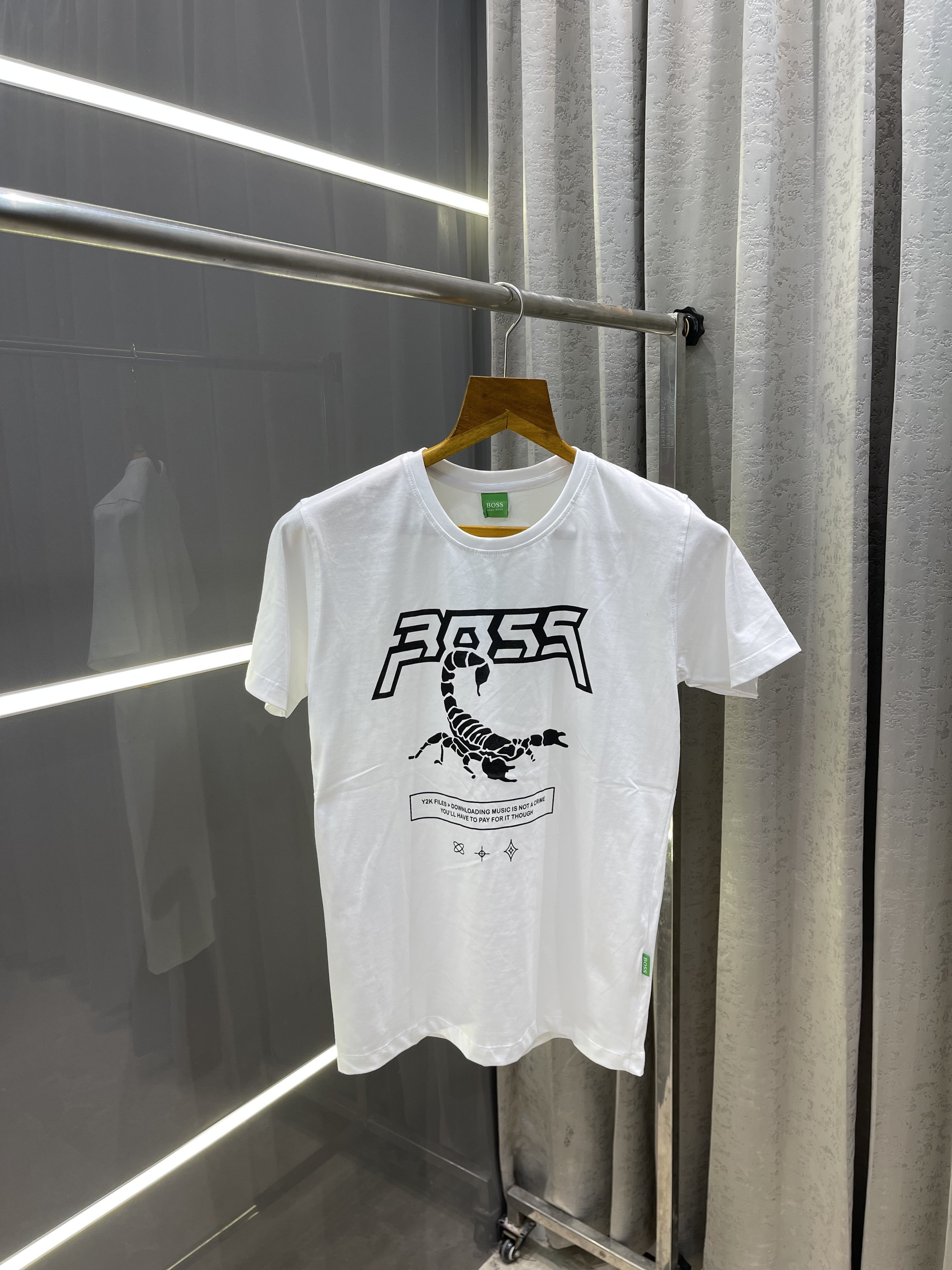 Big sale BOSS WHITE PRINTED PREMIUM T-SHIRT