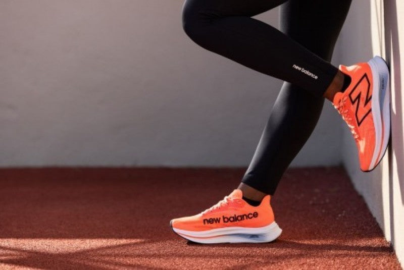 new balance fuel cell super comp trainer v 2 ORANGE