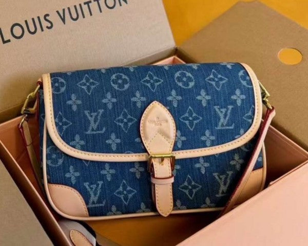 louis vuitton ldiane monogram mirror bag with 45