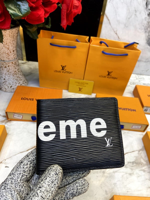 LOUIS VUITTON WALLET V596