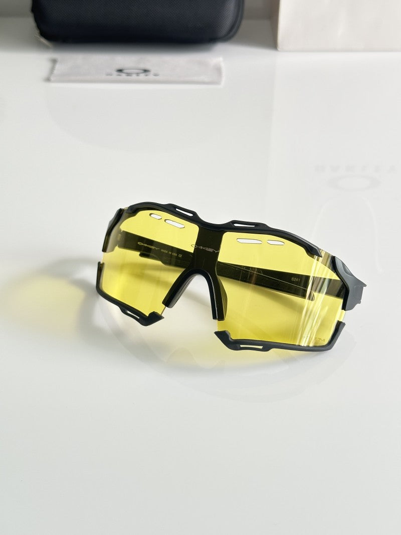 Oakley 8241 Black Yellow