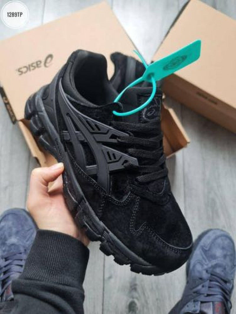Asicss gel kayano black suede