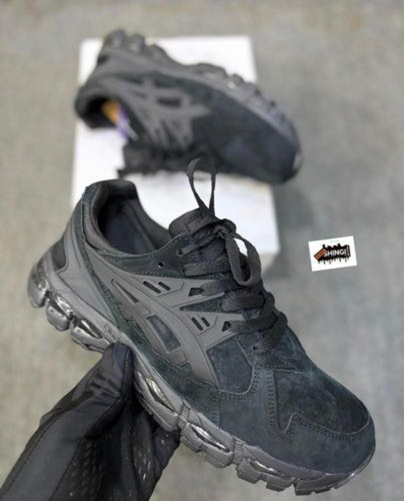 Asicss gel kayano black suede