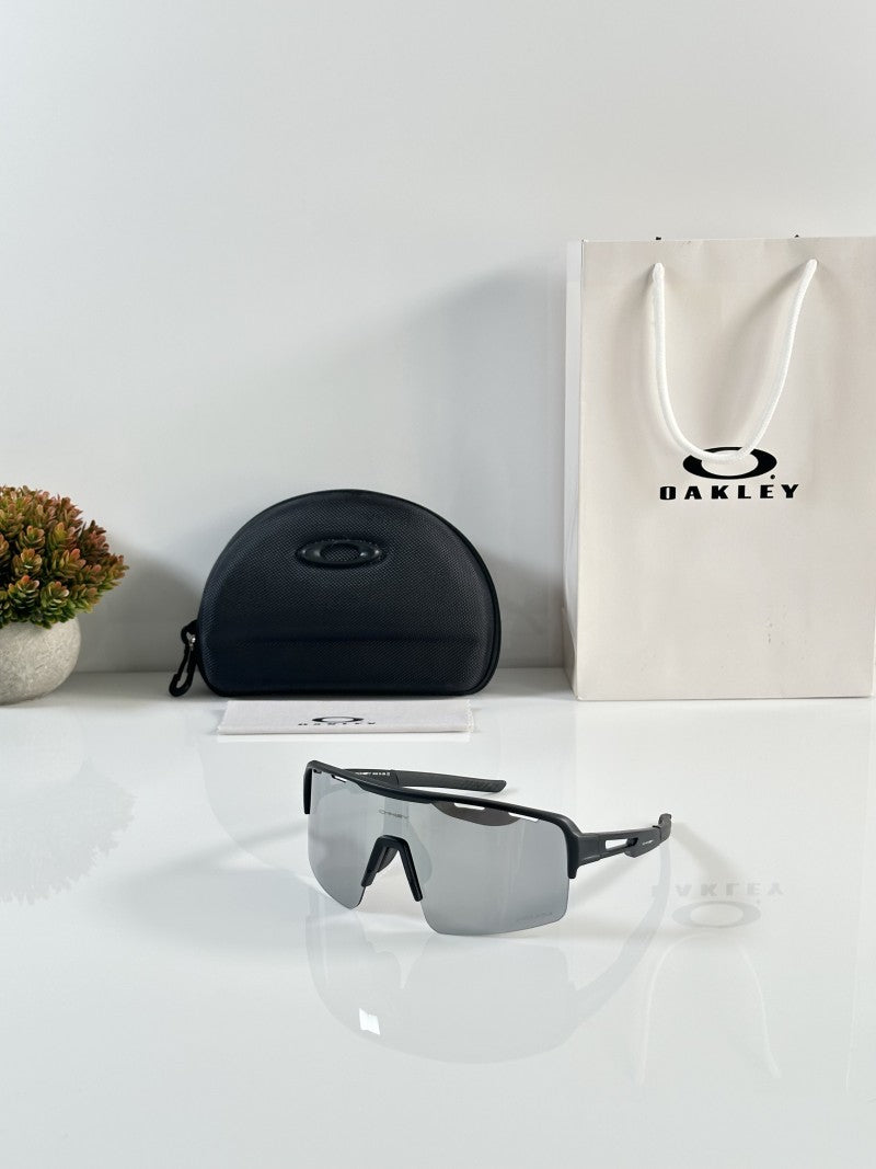 Oakley 8836 Black Silver Mercury