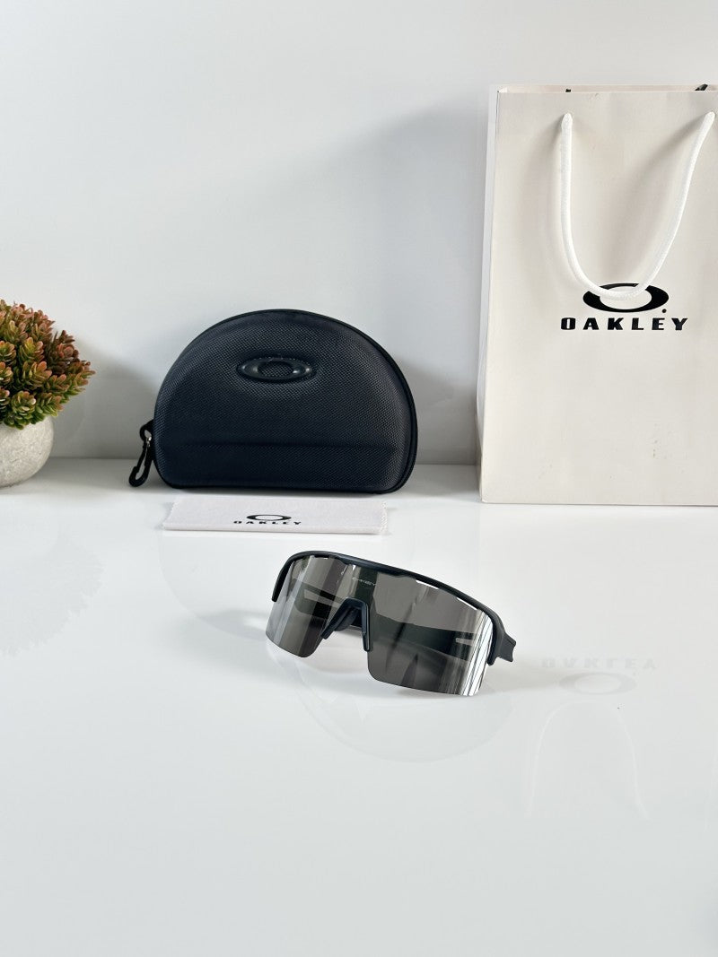 Oakley 8836 Black Silver Mercury
