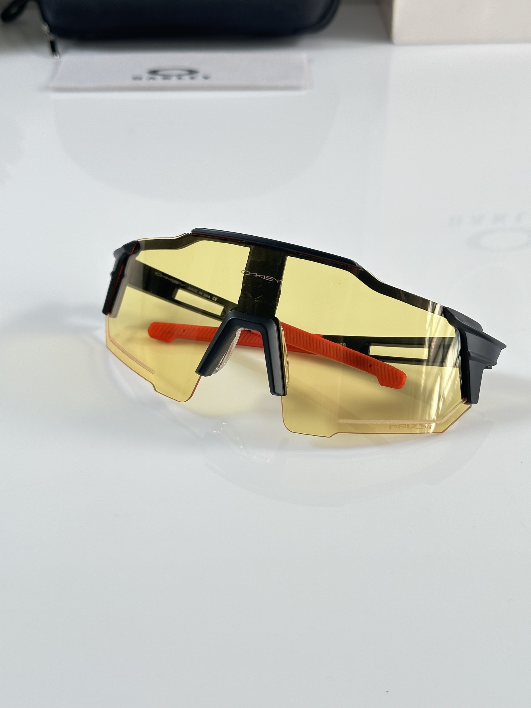 Oakley 668 Black Yellow