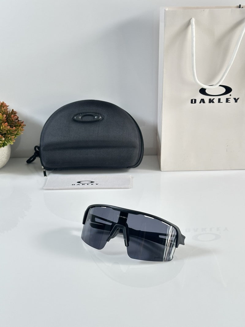 Oakley 8836 Black