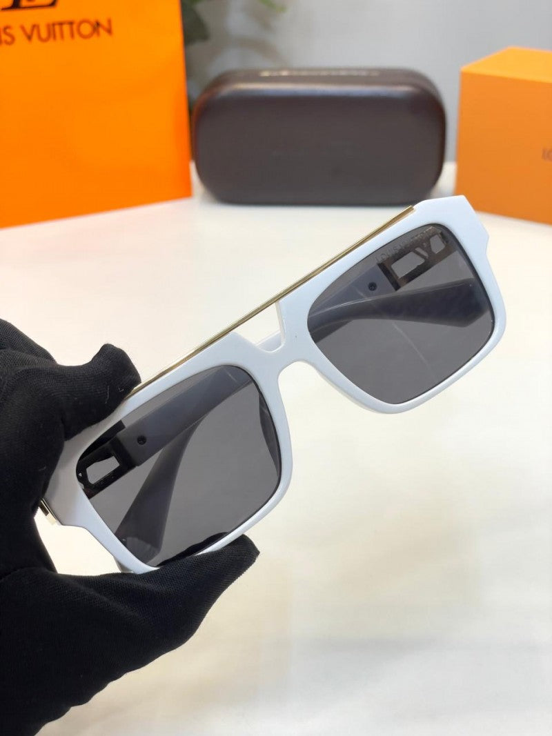 Louis vuitton 506 white gold