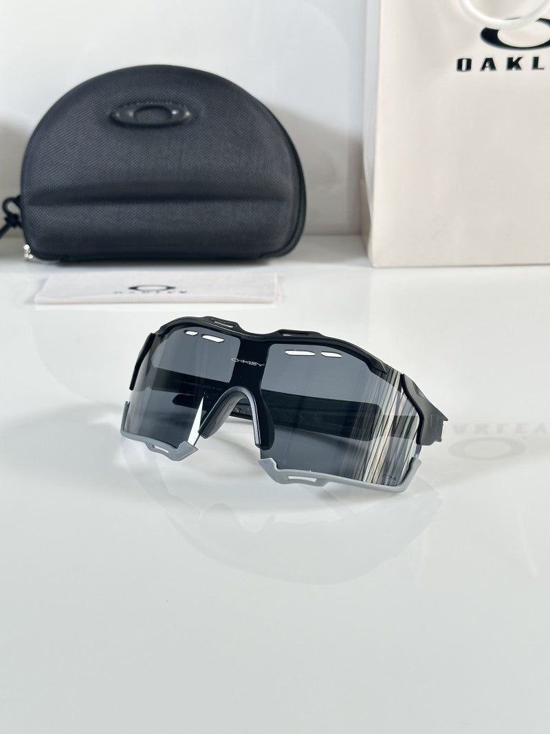 Oakley 8241 Black