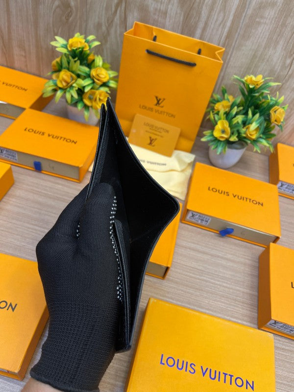 LOUIS VUITTON WALLET V647