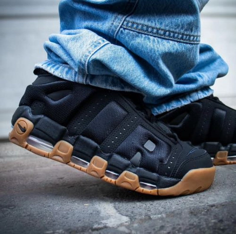 E Air uptempo low black gum