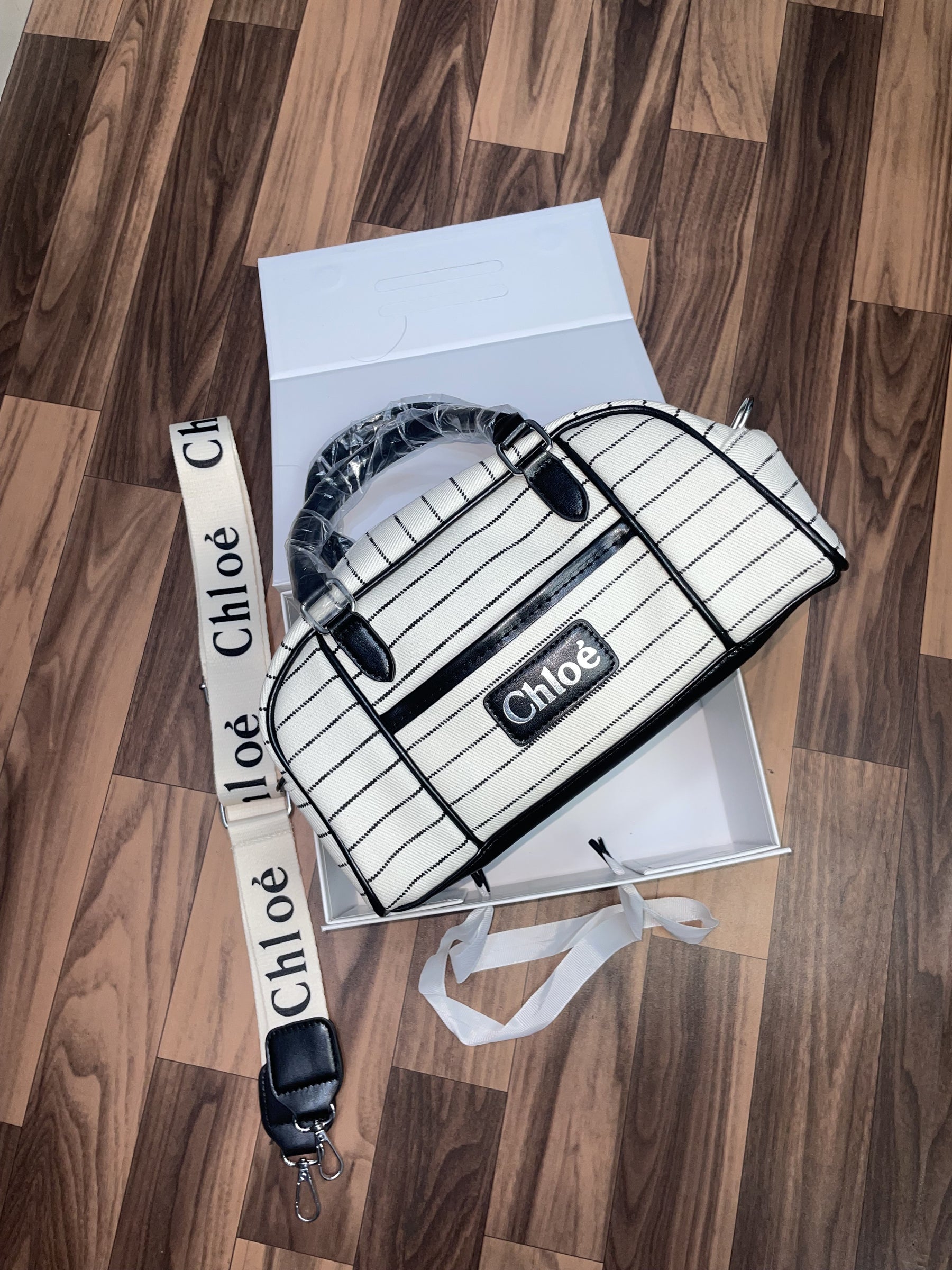 Chloe hand bag with folding box 309