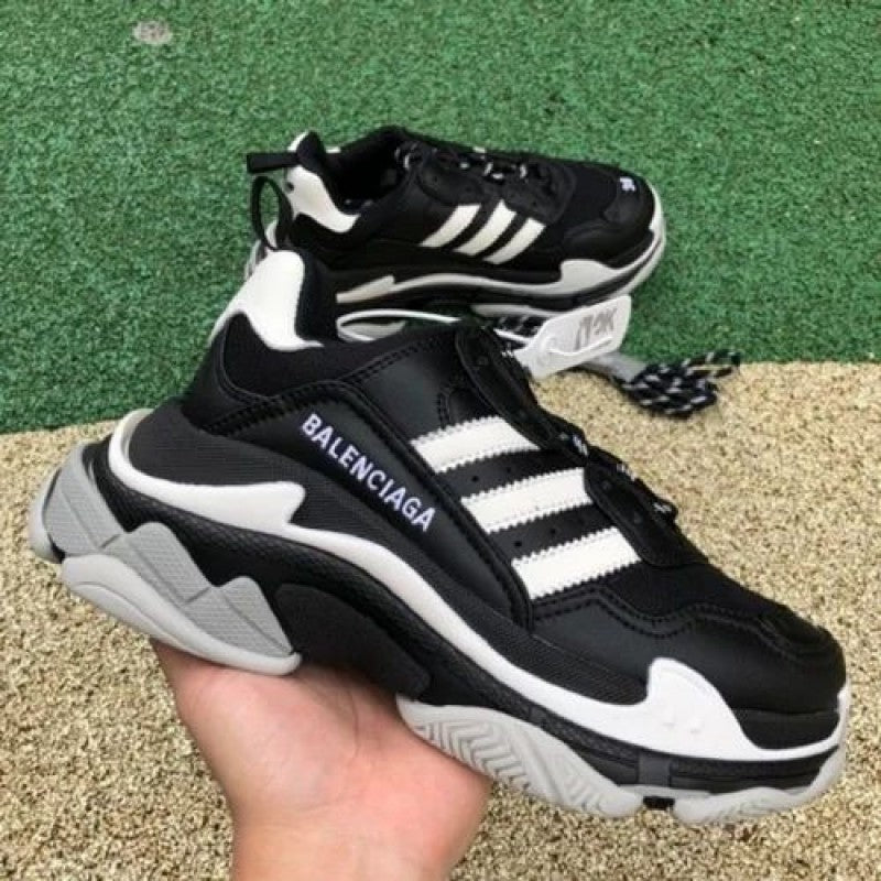 Adidass x balenciagaa triple s black ka