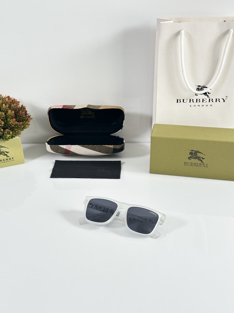 Burberry 4458 Ice Black