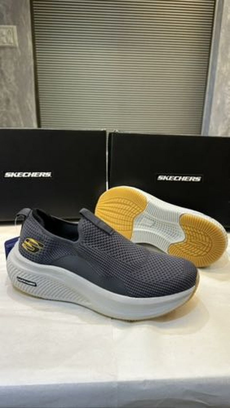 SKECHERS SLIP INS MAX CUSHIONING SUSPENSION grey