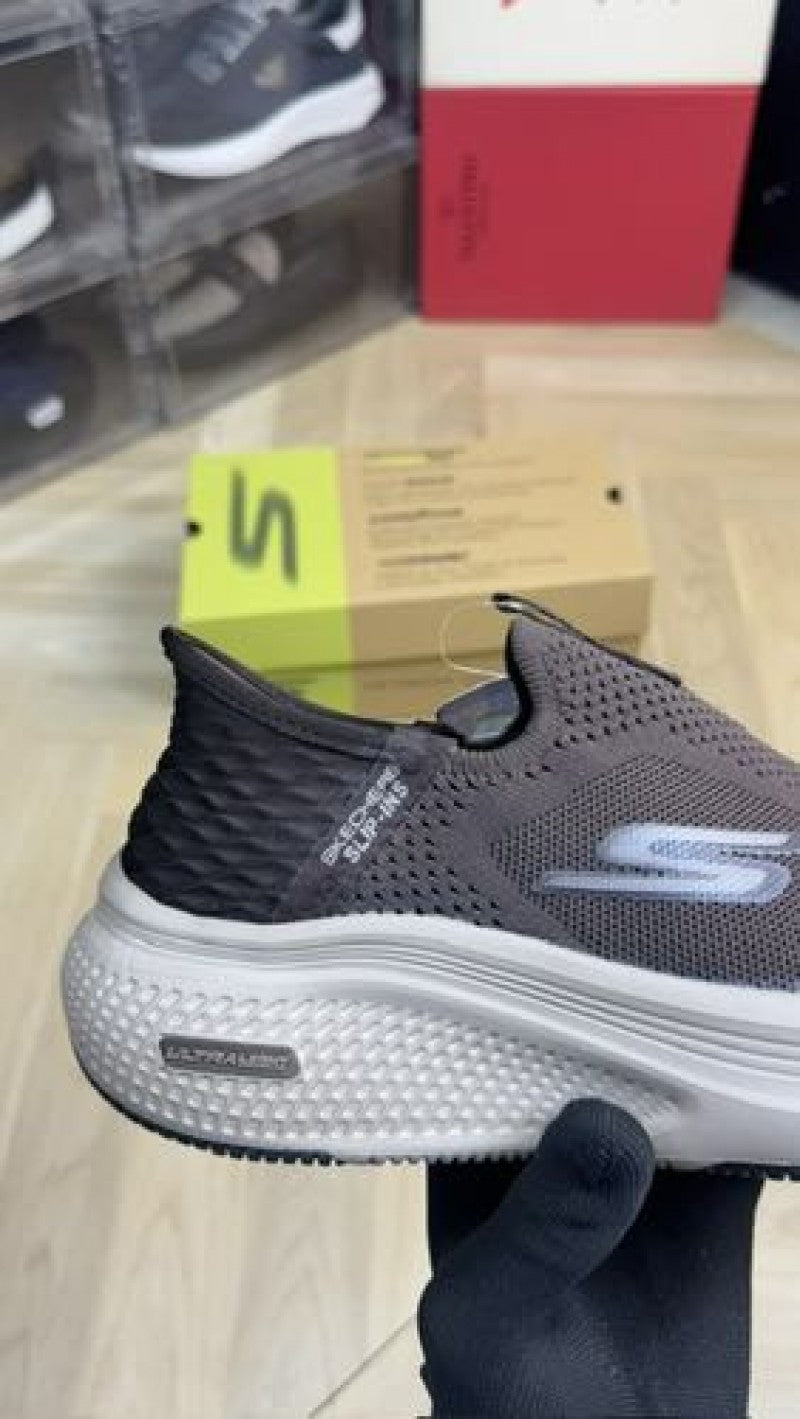 Skecher s slip in ULTRA LIGHT BROWN