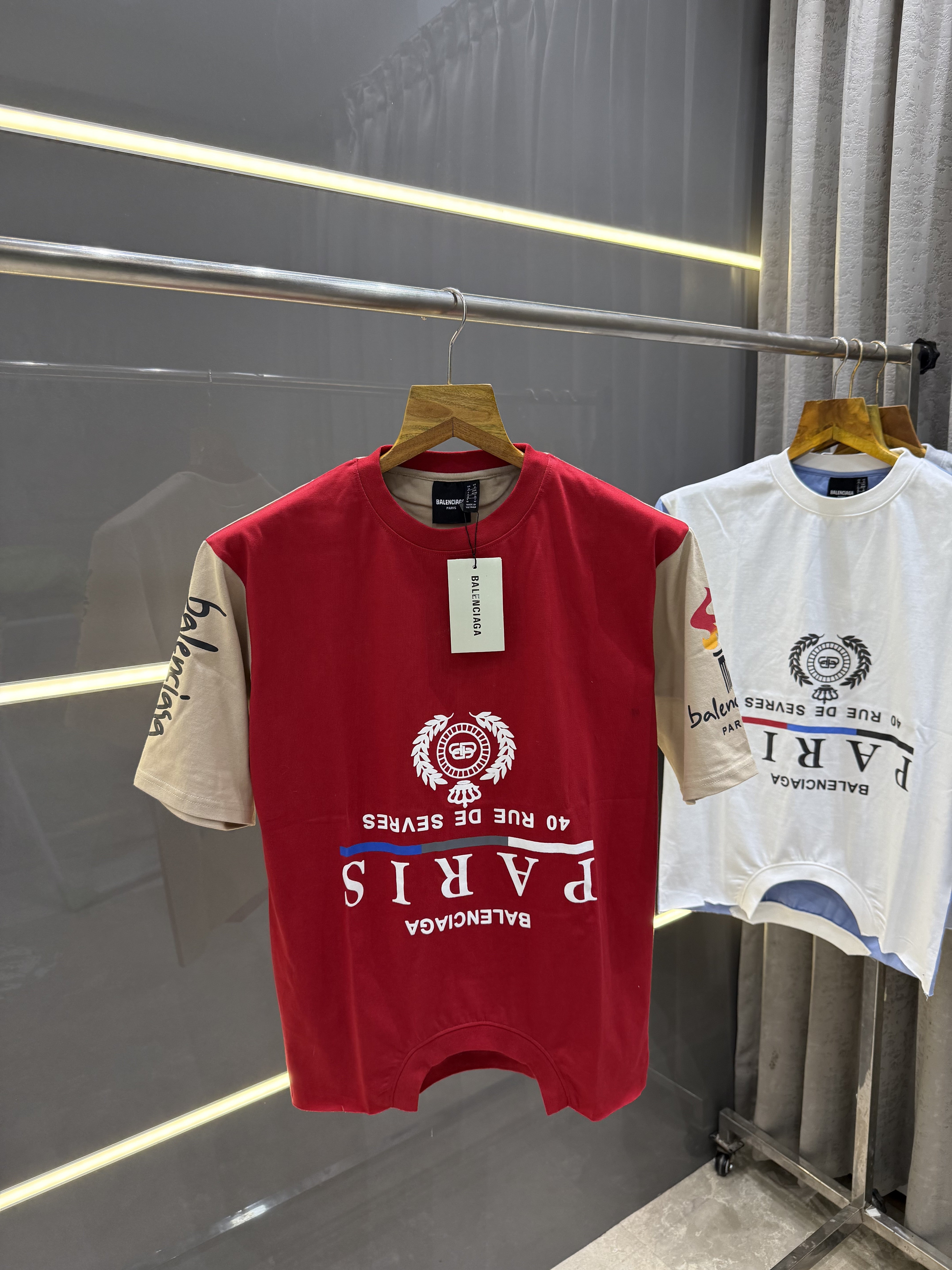 Big sale BALENCIAGA RED PRITNED PREMIUM OVERSIZED T-SHIRT