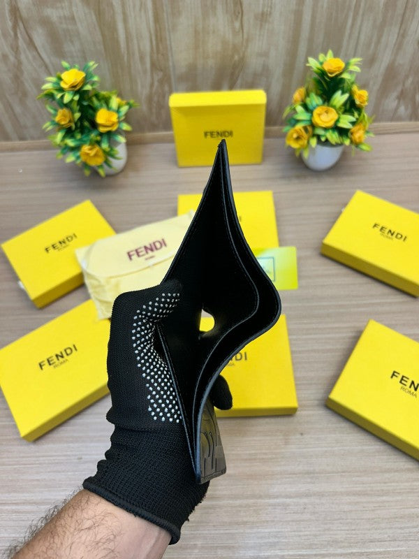 FENDI WALLET V679