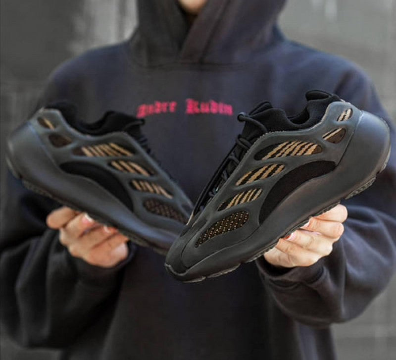 Adidass yeezy boost 700 v3 Clay Brown