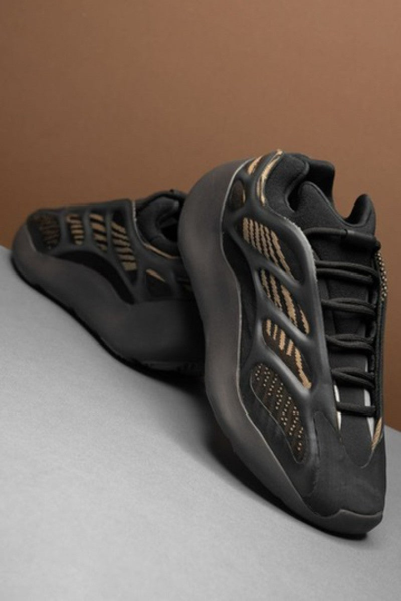 Adidass yeezy boost 700 v3 Clay Brown