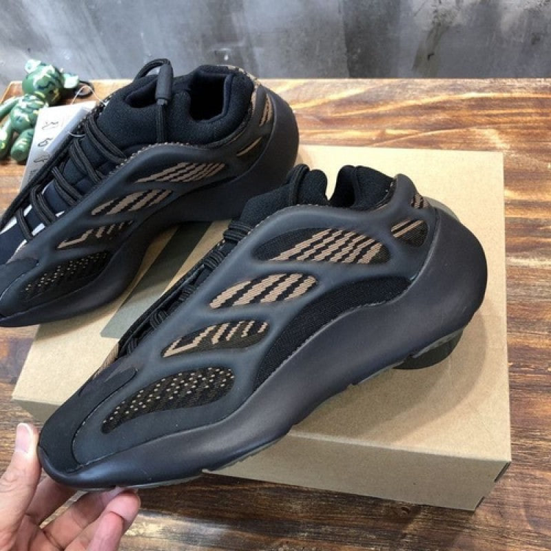 Adidass yeezy boost 700 v3 Clay Brown
