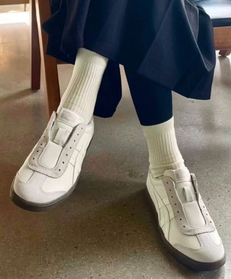 Onitsuka Tiger Tokuten Slip On Beige White