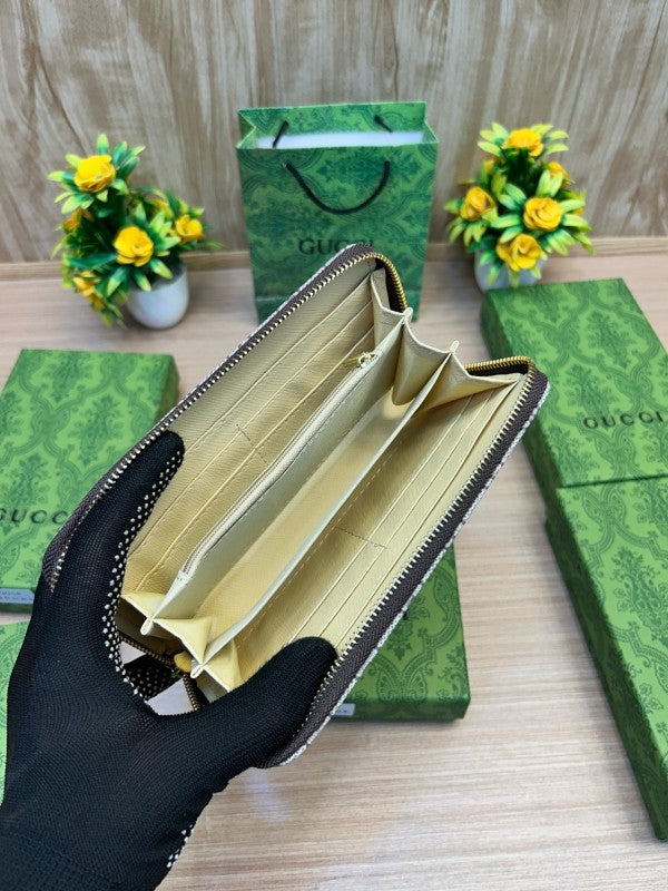 GUCCI LONG WALLET V688