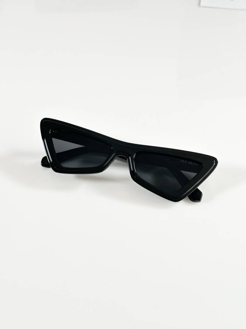 Off White 8993 Black