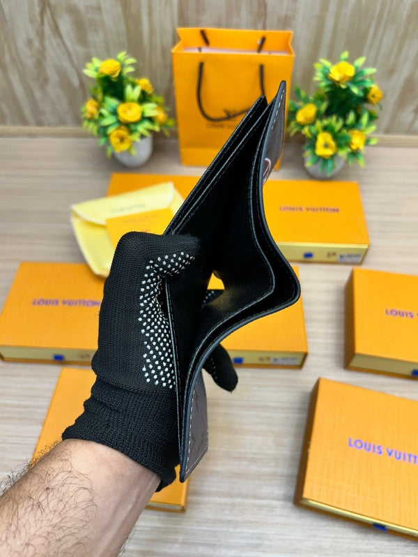 LOUIS VUITTON WALLET V714