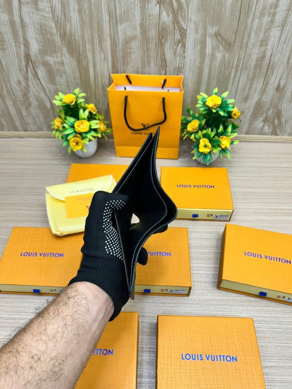 LOUIS VUITTON WALLET V715